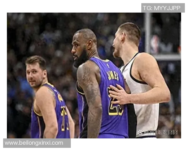 重庆篮球队配合问题引发热议球迷对战术执行与团队默契展开激烈讨论